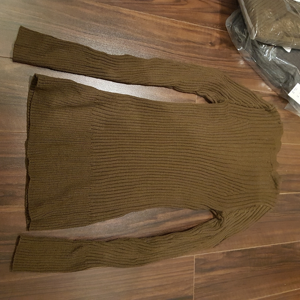 A&F waist slimming sweater (forest green) - Picture 8 of 9